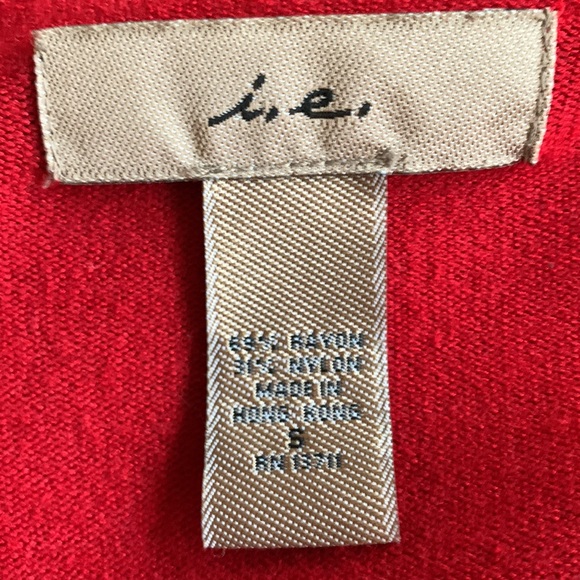 NWOT I.E. LONG SLEEVE RED SWEATER - Picture 4 of 4